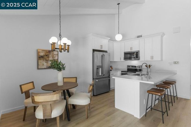 2408 Westcliffe Ln, Townhouse with 2 bedrooms, 1 bathrooms and 1 parking in Walnut Creek CA | Image 8