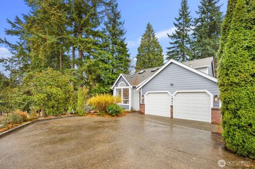1947 Ne 23rd St, Renton, WA, 98056-2613 | Card Image