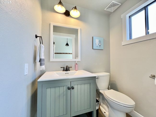 1082 E Highland Ave, House other with 5 bedrooms, 3 bathrooms and 2 parking in Hermiston OR | Image 35