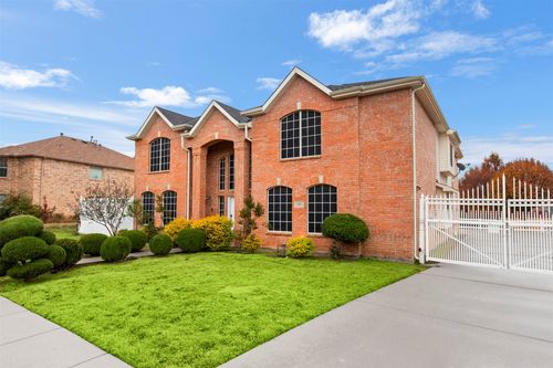 808 Sabona Dr, Desoto, TX, 75115-1744 | Card Image