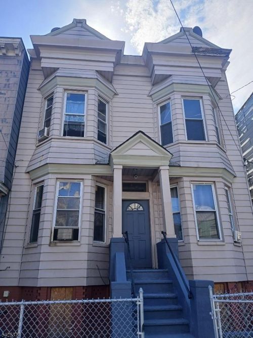 19 Stevens Ave, Jersey City, NJ, 07305-4081 | Card Image