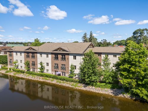 102-25 King St, Lindsay, ON, K9V1C4 | Card Image