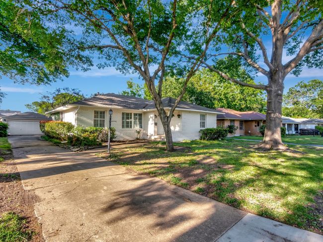 7119 Bennington Dr, House other with 3 bedrooms, 2 bathrooms and null parking in Dallas TX | Image 4