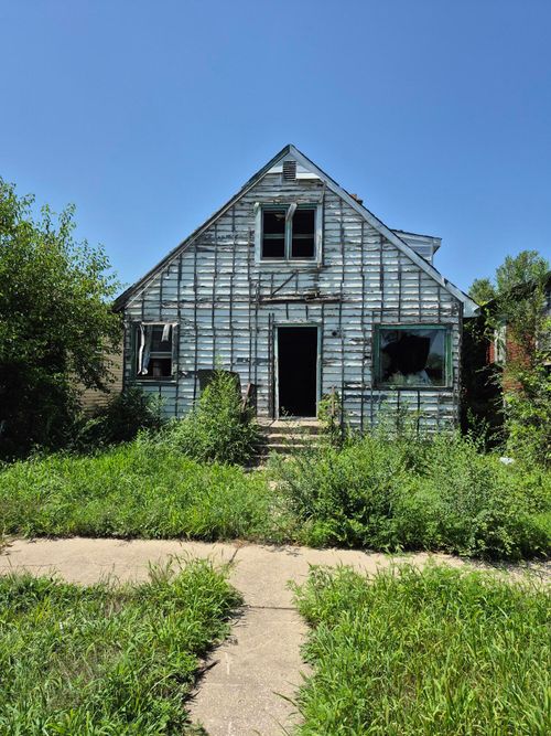 2044 Maryland St, Gary, IN, 46407-2739 | Card Image