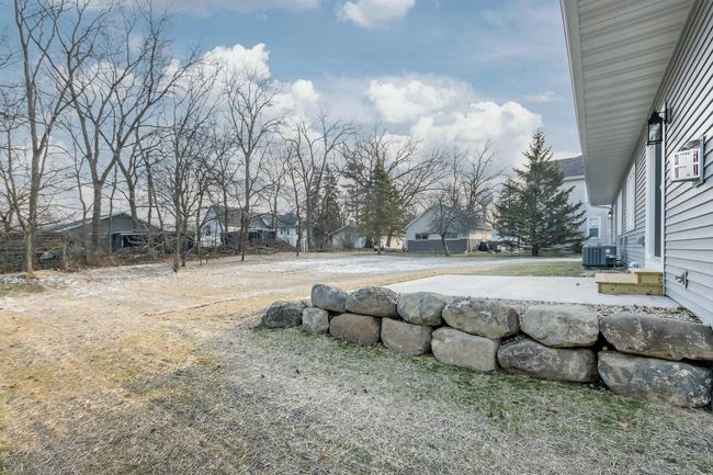 117 Ashberry Ln, Condo with 3 bedrooms, 3 bathrooms and null parking in Stoughton WI | Image 33