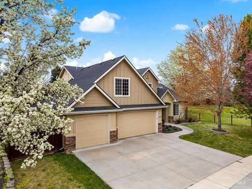 4481 N Diamond Creek Ave, Meridian, ID, 83646-3748 | Card Image
