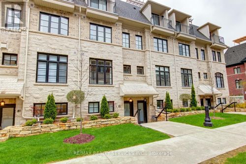 82-15 Lunar Crescent, Mississauga (Streetsville), ON, L5M2R6 | Card Image