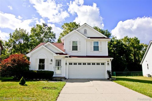 8543 Barrington Dr, Ypsilanti, MI, 48198-3198 | Card Image