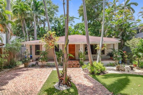 2810 Crystal Ct, Miami, FL, 33133-3347 | Card Image
