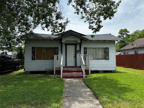 213 W Lobit St, Baytown, TX, 77520-4628 | Card Image