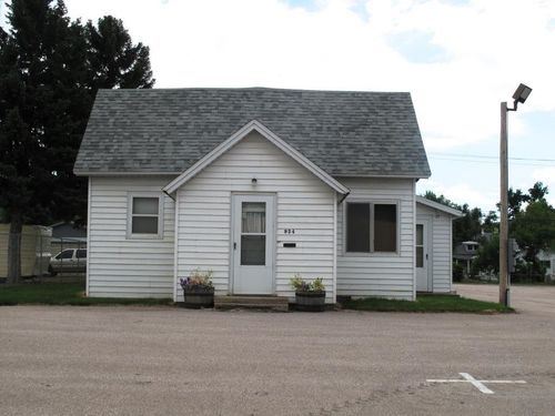 924 Main St, sturgis, SD, 57785-1621 | Card Image