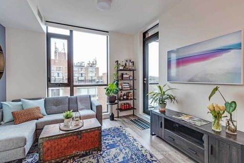 403-2118 Bloor St W, Toronto, ON, M6S0A6 | Card Image