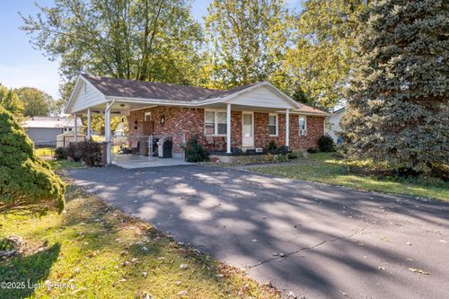 904 Michelle Way, Irvington, KY, 40146-6222 | Card Image