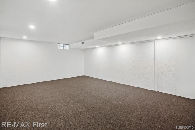 6620 Red Cedar Ln, Condo with 3 bedrooms, 3 bathrooms and null parking in West Bloomfield MI | Image 35
