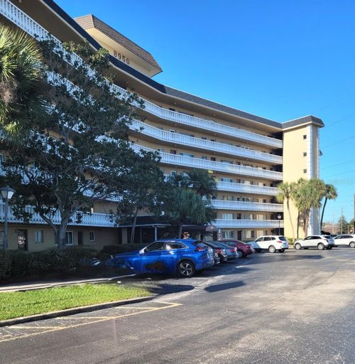 apt-708-8950 Park Blvd, SEMINOLE, FL, 33777-4125 | Card Image