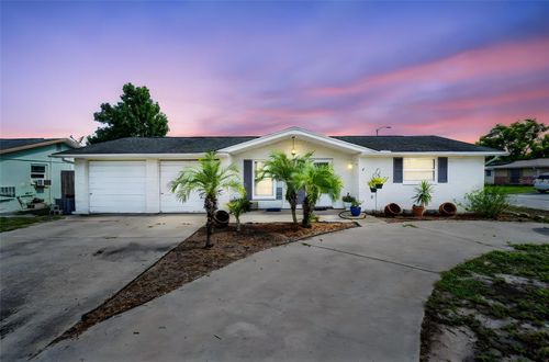 7923 Foxbloom Dr, PORT RICHEY, FL, 34668-1708 | Card Image