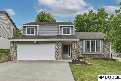 3704 Schuemann Dr, Bellevue, NE, 68123-2219 | Card Image