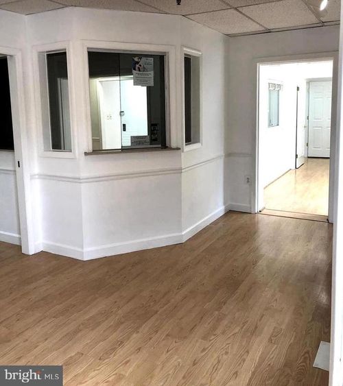 9-5717 Centre Square Dr, CENTREVILLE, VA, 20120-1916 | Card Image