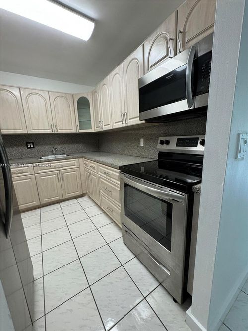 apt-106-7787 Sw 86th St, Miami, FL, 33143-7238 | Card Image