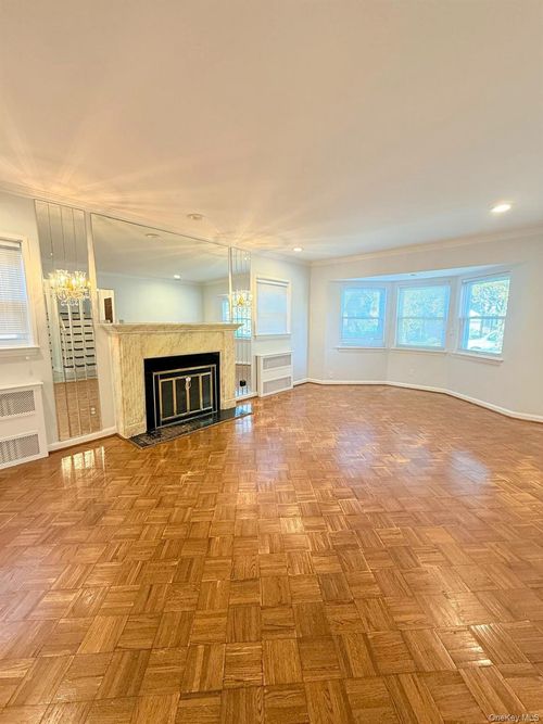 81 189th St, Hollis, NY, 11423-1036 | Card Image