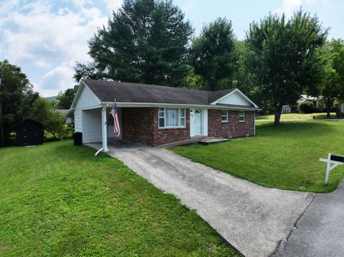 201 Scott Ct, Irvine, KY, 40336-9422 | Card Image