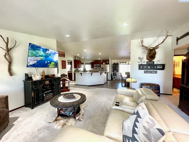 223108 E Perkins Rd, Home with 4 bedrooms, 4 bathrooms and null parking in Kennewick WA | Image 9