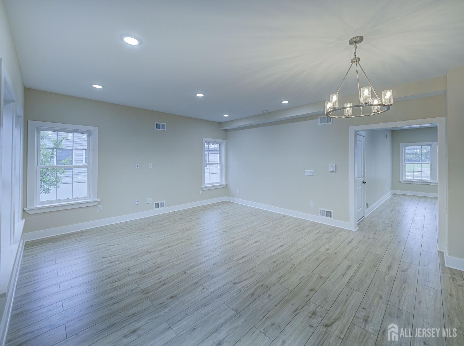 Residential Lease in Edison 3