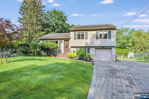 16 Murray Rd, Montvale, NJ, 07645-2621 | Card Image