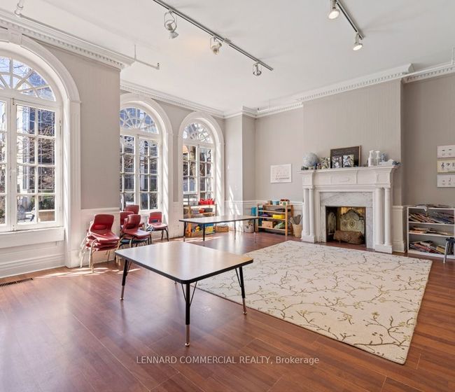 39 Spadina Rd, Home with 0 bedrooms, 0 bathrooms and null parking in Toronto ON | Image 13