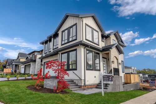 6906 204a St, Langley, BC, V2Y4A4 | Card Image