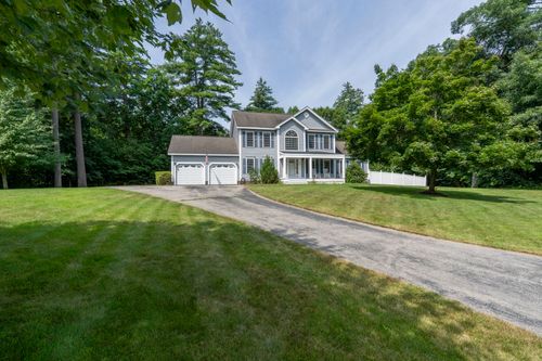 14 Naumkeag Ct, Litchfield, NH, 03052-8402 | Card Image