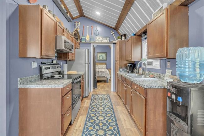 400 Canal Dr, House other with 1 bedrooms, 1 bathrooms and null parking in Pointblank TX | Image 9