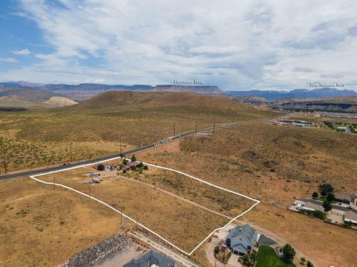 560 N 1380 W, Hurricane, UT, 84737-2086 | Card Image