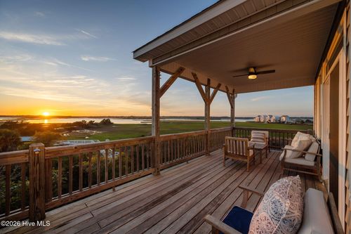 331 Oceanaire Ln, Surf City, NC, 28445-5502 | Card Image