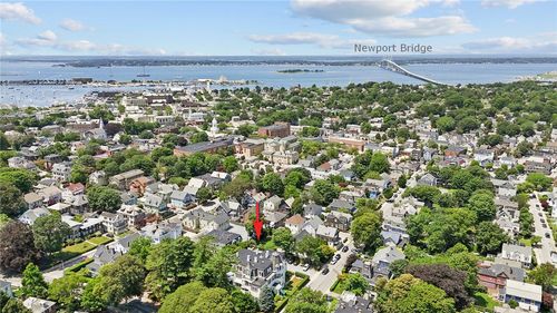 apt-11-45 Ayrault St, Newport, RI, 02840-2795 | Card Image