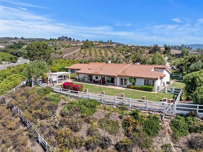 40951 Parado Del Sol Dr, House other with 3 bedrooms, 4 bathrooms and 3 parking in Temecula CA | Image 40