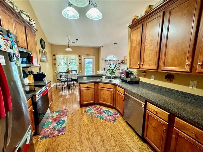1902 Commons View Cir, House other with 4 bedrooms, 2 bathrooms and null parking in Snellville GA | Image 12