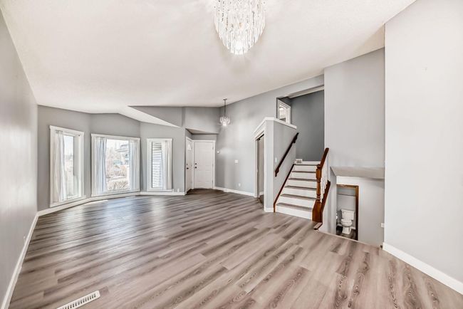 16246 Shawbrooke Rd Sw, House detached with 4 bedrooms, 3 bathrooms and 4 parking in Calgary AB | Image 4