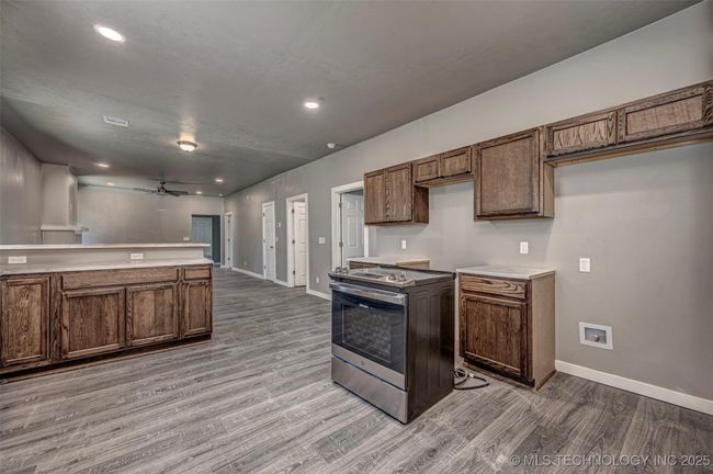 1015 E Main St, House other with 3 bedrooms, 2 bathrooms and null parking in Shawnee OK | Image 12