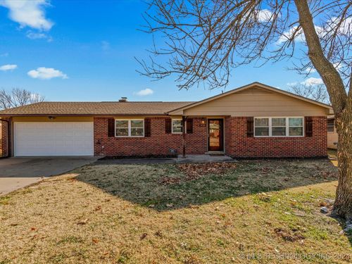 438 S Moore Avenue, Dewey, OK, 74029 | Card Image