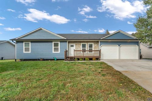 8739 Eagles Landing Dr, Manhattan, KS, 66502-1455 | Card Image