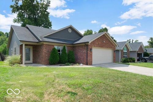 3918 Homestead Dr, New Albany, IN, 47150-8706 | Card Image