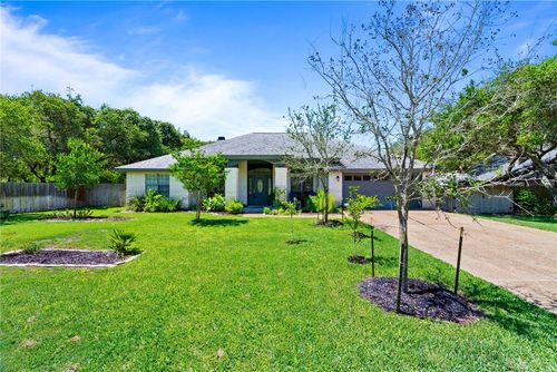 112 Poquito, Rockport, TX, 78382-9664 | Card Image