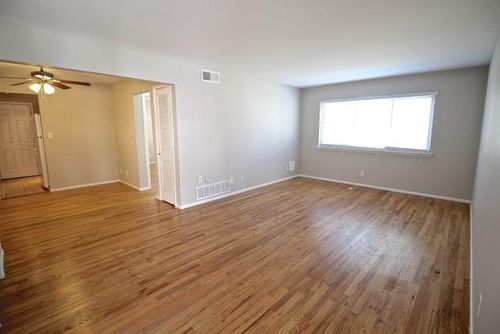 3330 Charlotte Street, Kansas City, MO, 64109 | Card Image
