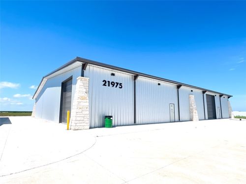 21975 Us Highway 79, Taylor, TX, 76574-5698 | Card Image