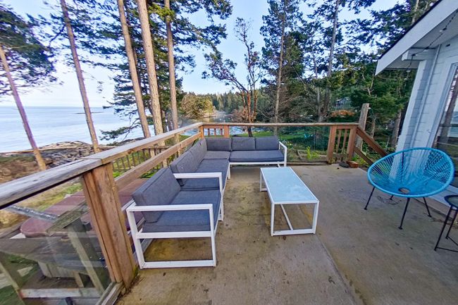579&amp;581 Bayview Drive, House other with 2 bedrooms, 2 bathrooms and null parking in Mayne Island BC | Image 24