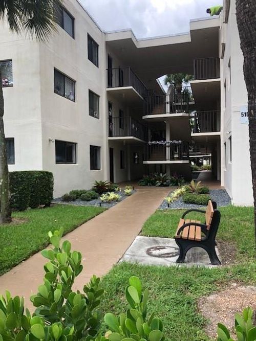 apt-121-5100 Las Verdes Cir, Delray Beach, FL, 33484-8016 | Card Image