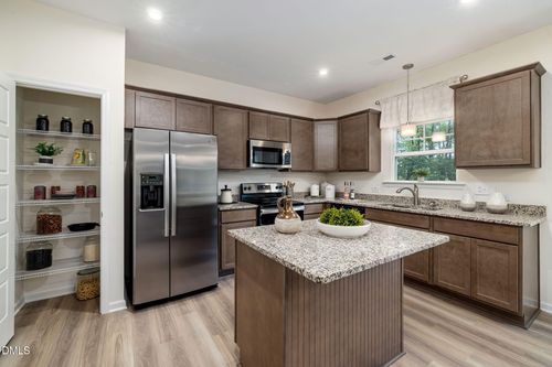 95 Oak Meadow Ln, Angier, NC, 27501-6389 | Card Image