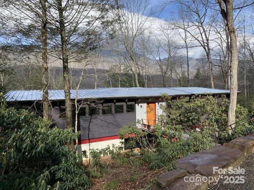 448 Mt Mitchell Dr, Burnsville, NC, 28714-1070 | Card Image