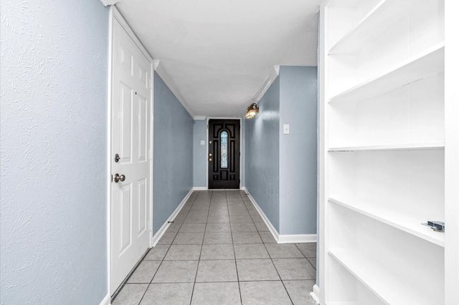 18215 Navajo Trail Dr, House other with 3 bedrooms, 2 bathrooms and 2 parking in Spring TX | Image 4